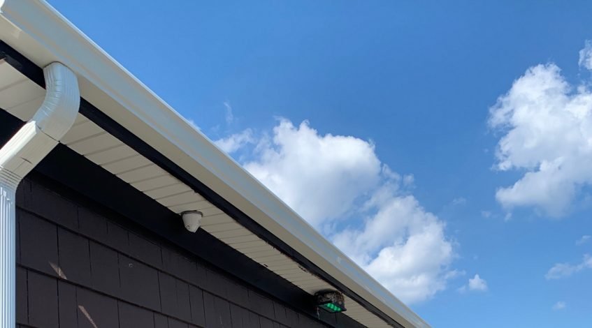 orange-gutter-repair-1280w-847×470